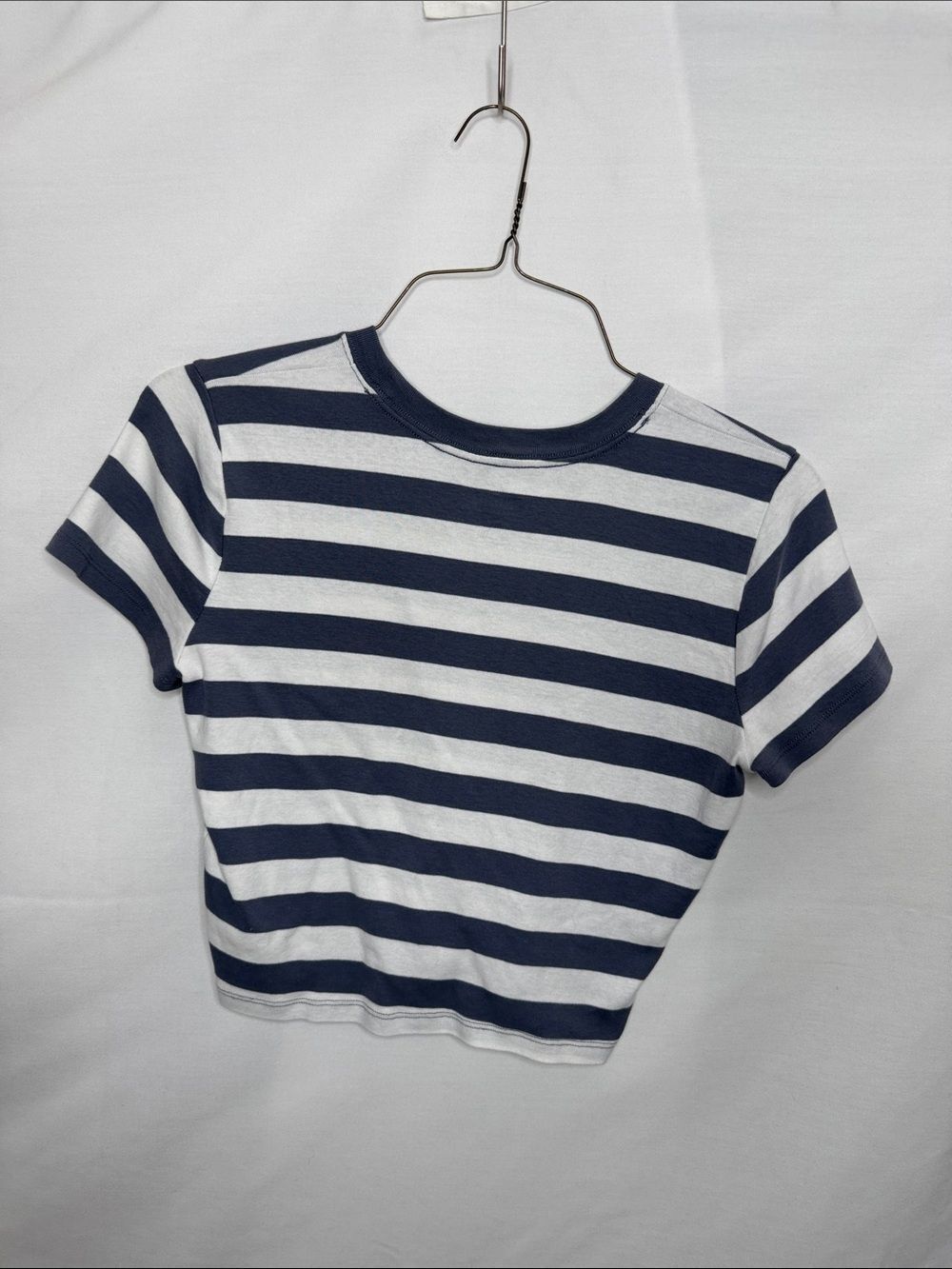 Hollister Navy and White Striped Crop Tee - Picture 3 of 3